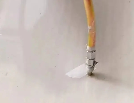 静海瓷砖空鼓维修公司专业解答在瓷砖铺贴过程中，如果使用的砂料过粗（如全部使用了粗砂），可能会导致以下问题
